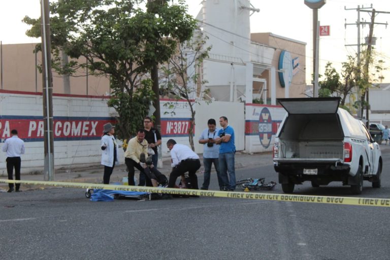 Atropella tráiler a ciclista en la San Rafael, Culiacán