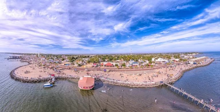 Cortarán al malecón de Altata área peatonal para uso de estacionamiento