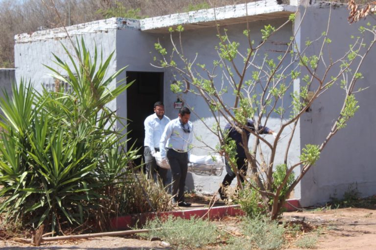 Lo asesina grupo armado en su domicilio de Culiacán