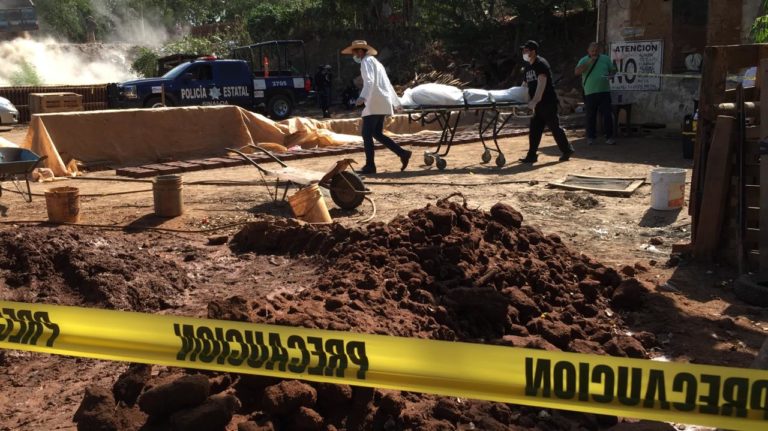 Encuentran asesinado a velador en su casa