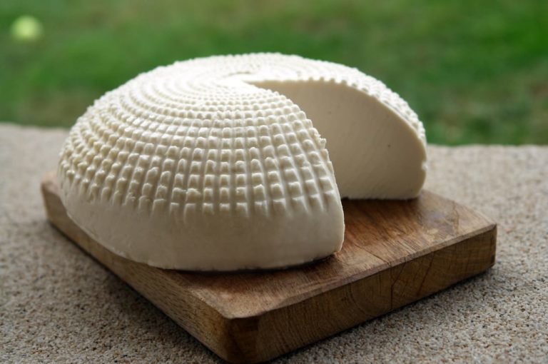 Atribuyen a dos bacterias intoxicación por queso en Choix