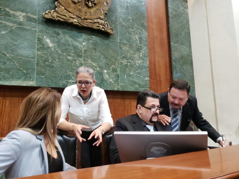 Aplicamos la ley, defiende Morena al destapar desvíos