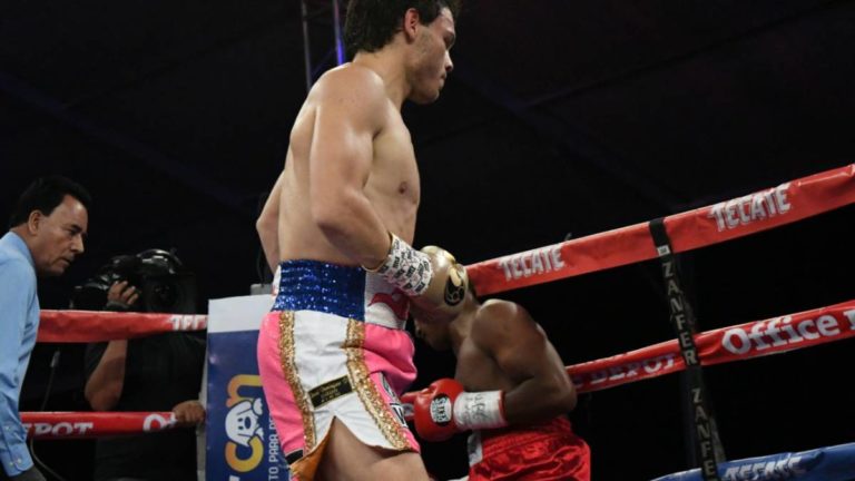 Julio César Chávez Jr. resolvió su regreso en menos de un asalto