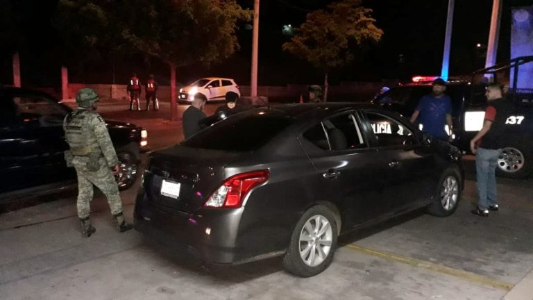 Arrestan a cuatro en operativo de bares en Culiacán