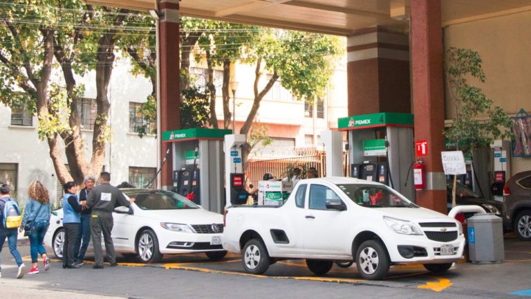 Al alza precio de gasolinas; AMLO las deja sin apoyo