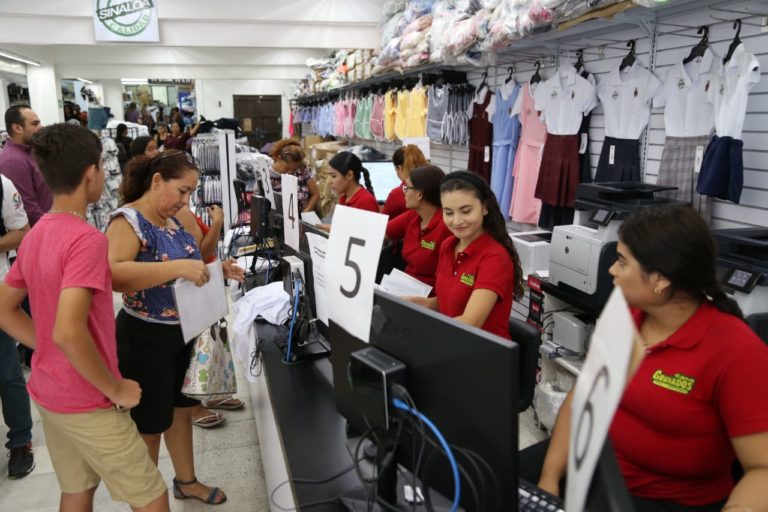 Entregados el 80% de uniformes y útiles gratuitos