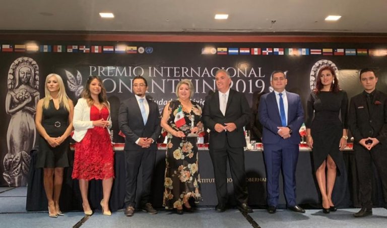 A alcalde de Culiacán lo reprueban; a su esposa la premian