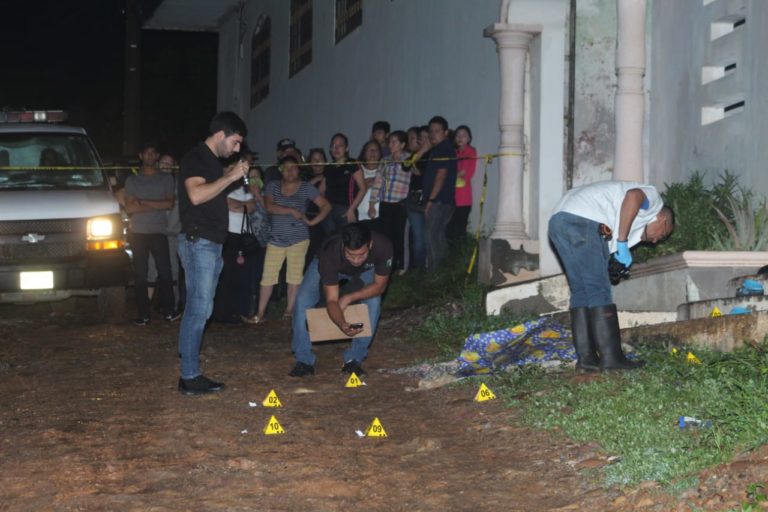 Lo llaman por su nombre y ejecutan en su domicilio