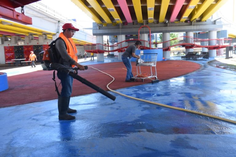 Después de exceso de agua declaran abierto Parque Acuático