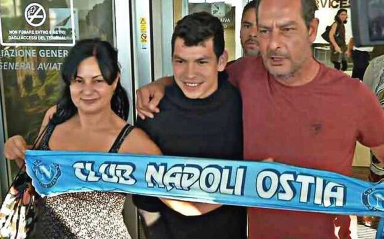 Chucky Lozano aterriza en Roma para unirse al Napoli