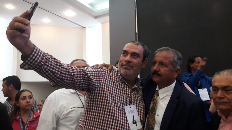 Abuchean en público a Estrada Ferreiro