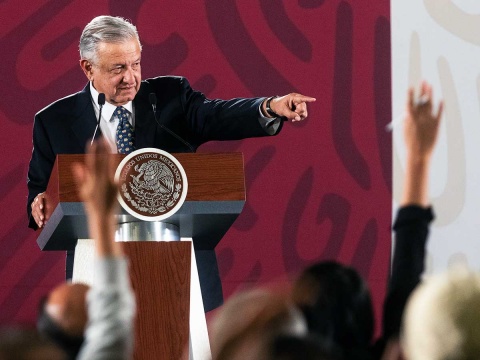 Celebro que ‘El Chapo’ quiera entregar sus bienes a comunidades pobres: AMLO