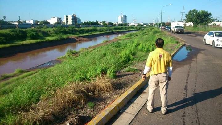 Reinician búsqueda de joven tras caer a alcantarilla