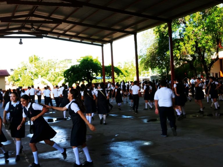 Extienden suspensión de clases; cierran Mazatlán a embarcaciones