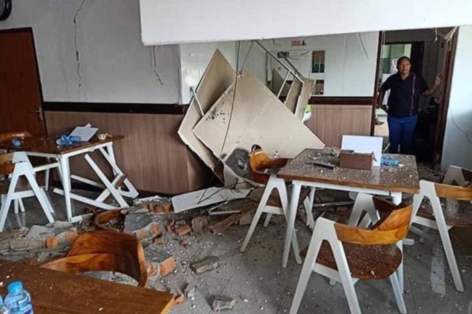 Al menos 20 muertos tras sismo magnitud 6.5 en Indonesia