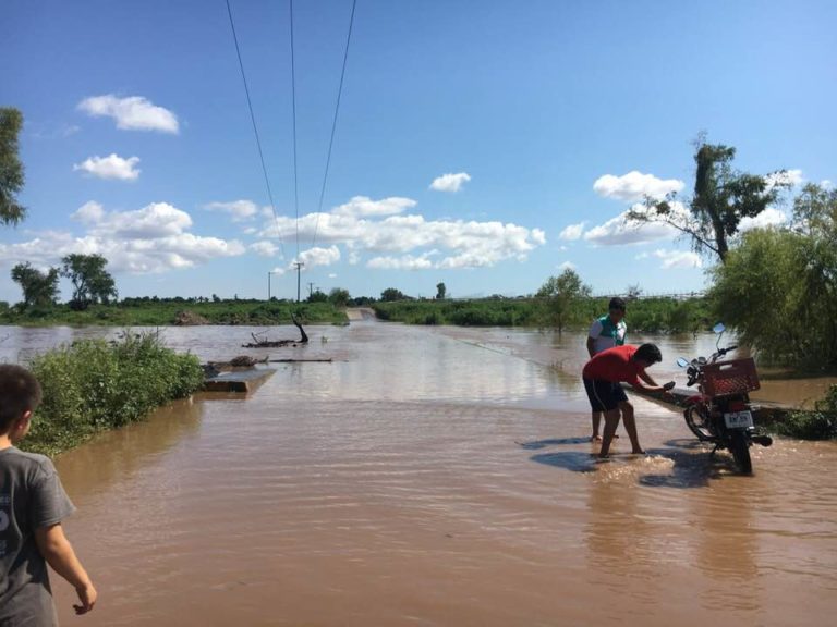 Cierran pase en Sataya, Navolato por crecida de río Culiacán
