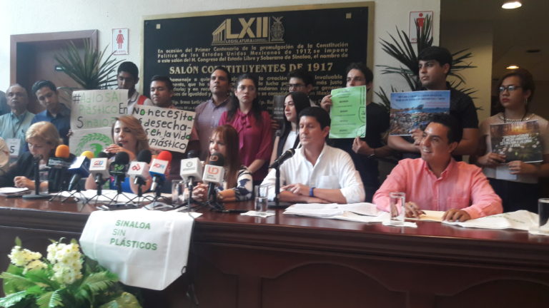 Presentan iniciativa de ley para eliminar plásticos en Sinaloa