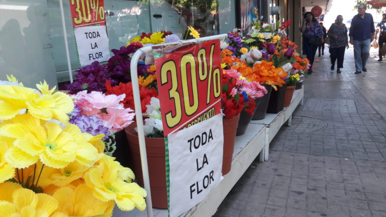 Amenaza ciclón tropical 17-E precio de las flores