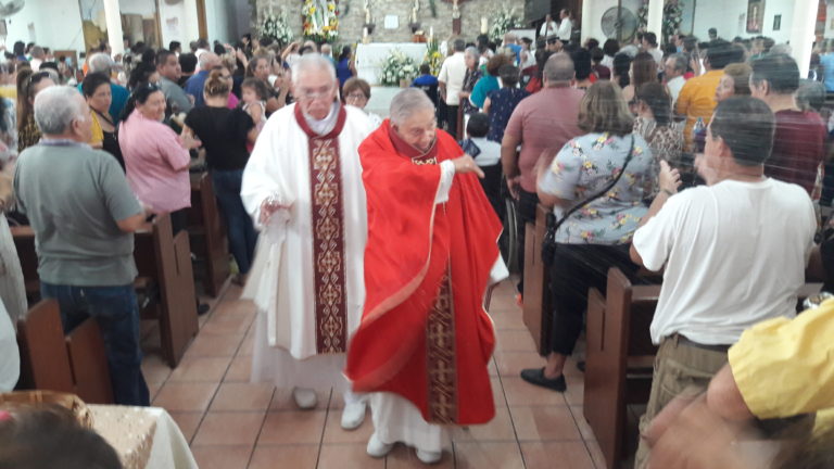 El Rosario, la mejor forma de pedir por la paz: padre Orozco