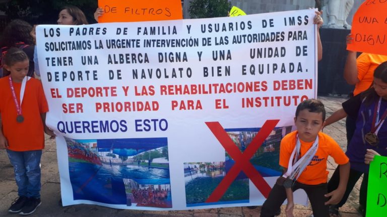 Emplazan padres de Navolato al IMSS por alberca en abandono
