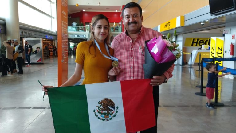 Recibe Eliazar Gutiérrez a campeona internacional de ballet