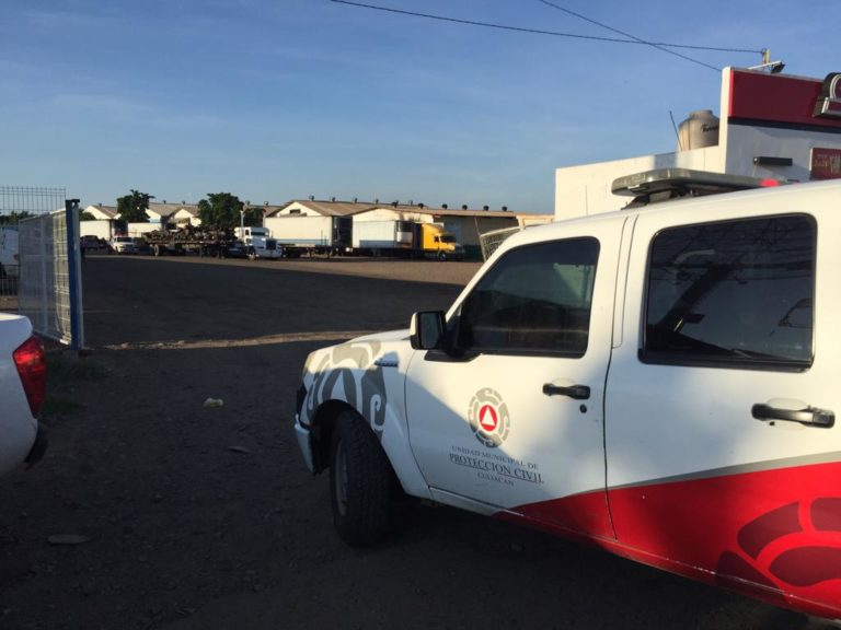 Arde camioneta en cercanía a zona industrial