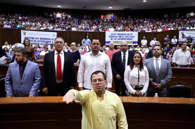 Empoderar al ciudadano, promete periodista al asumir CEAIPES