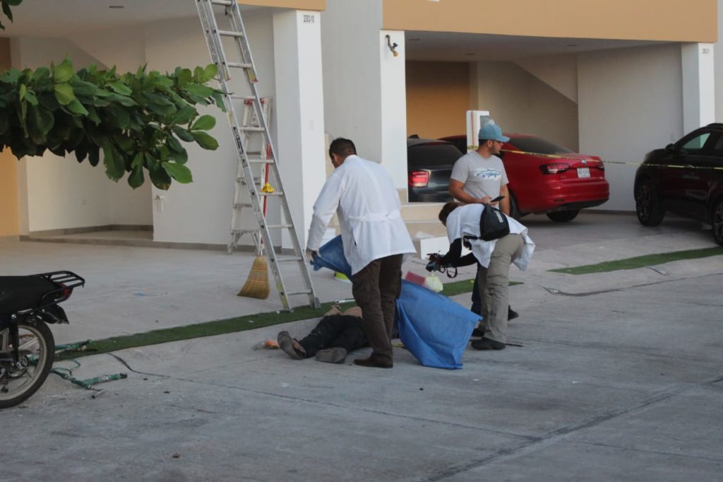 Muere pintor al caer desde un tercer piso | Reporte18