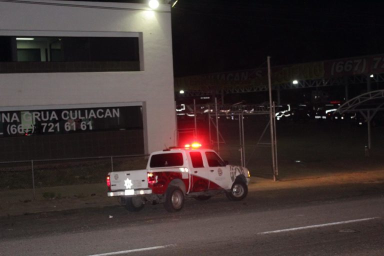 Se queman 35 autos en pensión de Culiacán