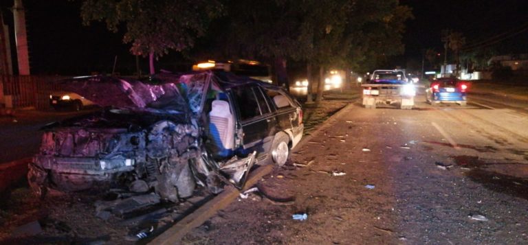 Queda ‘prensado’ al impactarse en la Del Valle, Culiacán