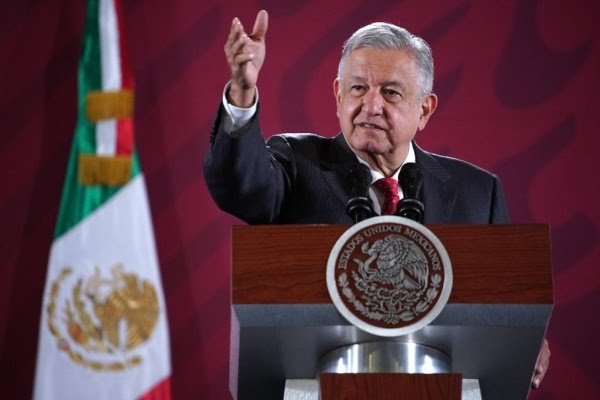 Les echaron gas lacrimógeno, AMLO califica provocación