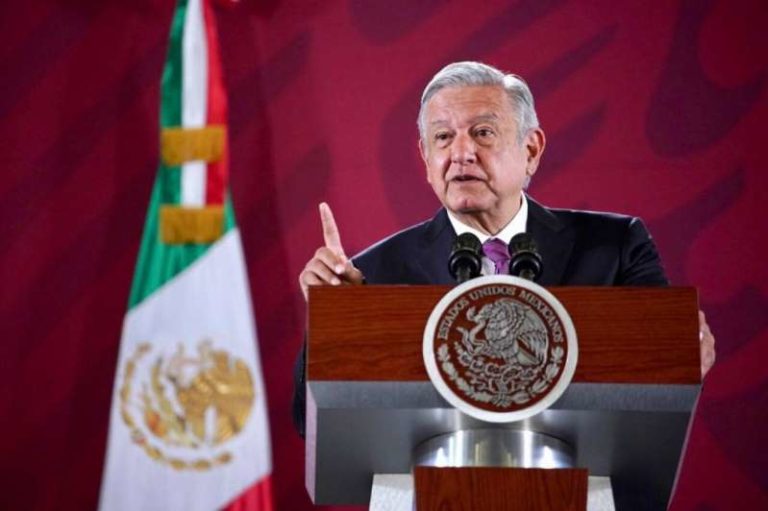 No vamos a aceptar chantajes, responde AMLO a paro de universidades
