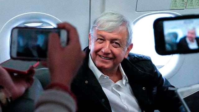 López Obrador comparte vuelo con Raúl Salinas de Gortari