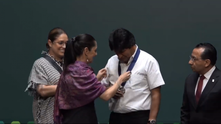 Premian a Evo Morales: es nombrado huésped distinguido de la CDMX