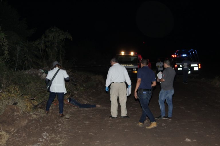 Lo matan a balazos; le hallan carritos de juguete