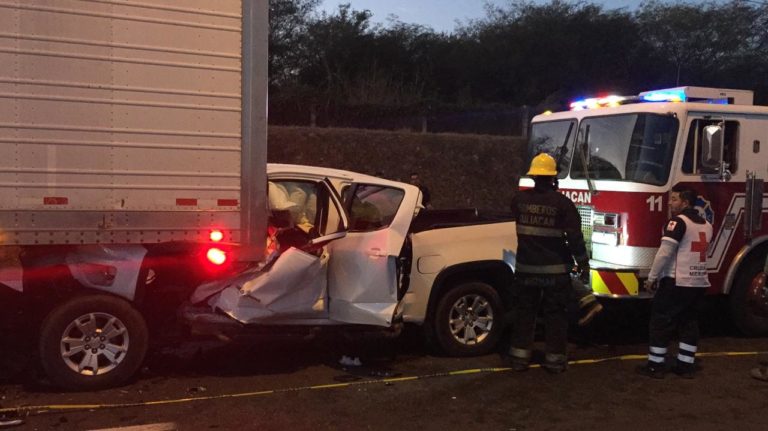 Muere al impactarse contra trailer en La Costerita