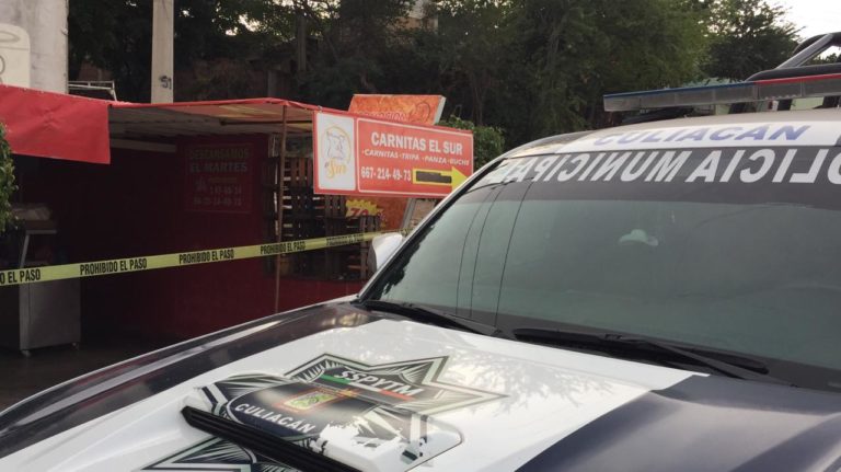 Llegaron a taquería y le disparan al empleado