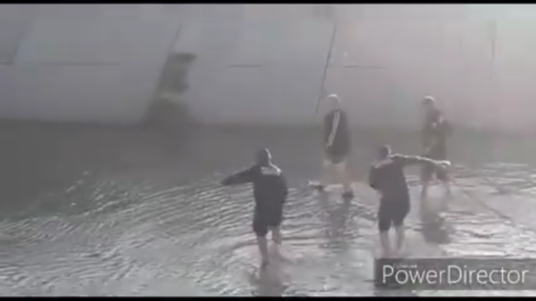 Pretendía degollarse; lo salvan a tiempo