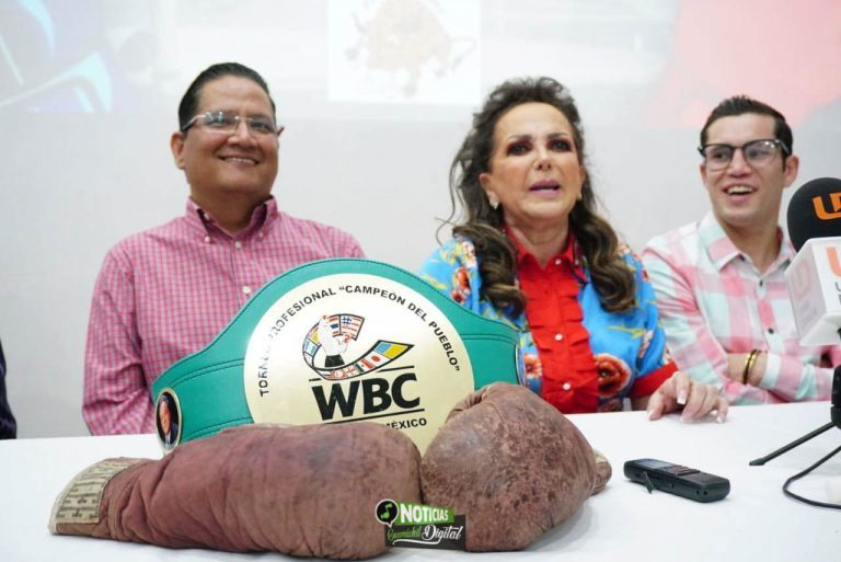 Guantes de box de Pedro Infante llegan a su museo en Guamúchil