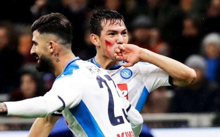 ¿Por qué Chucky Lozano juega con una mancha roja en el rostro?