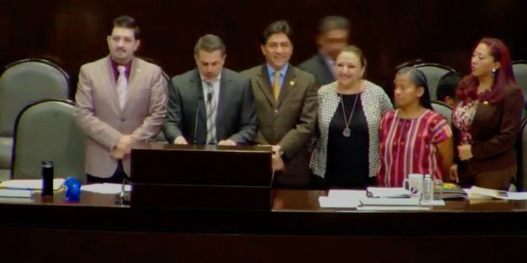 Diputados declaran constitucional revocación de mandato y consulta popular