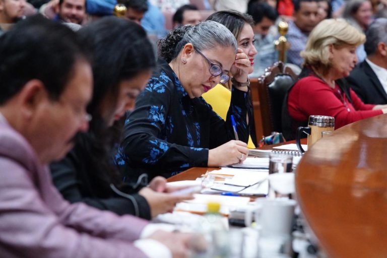 Eliminan límite de plazo a concubinas para exigir pensión alimenticia