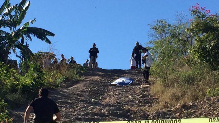 Ejecutan a balazos a joven en Las Coloradas