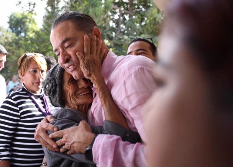 Colocan a Quirino como el gobernador mejor evaluado