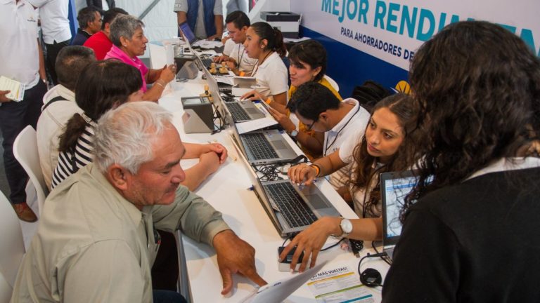 Desde este viernes te podrás cambiar más fácil de Afore