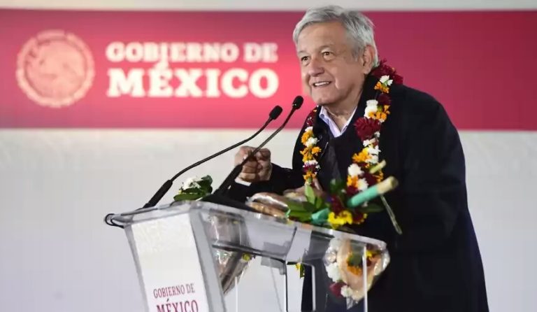 Sube a 72% aprobación de AMLO