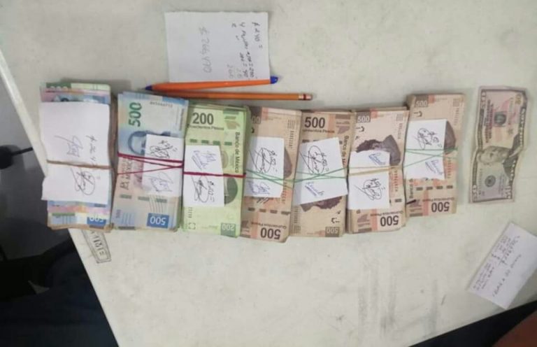 Los detuvieron por una infracción; les hallaron $266 mil sin comprobar