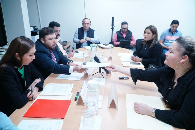 Perdonan diputados revisión de cuentas a la ASE