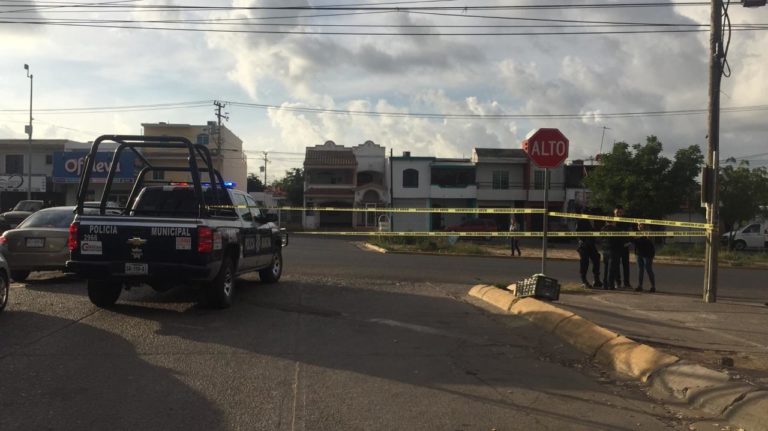 Atacan a balazos a comandante de la policía municipal de Culiacán