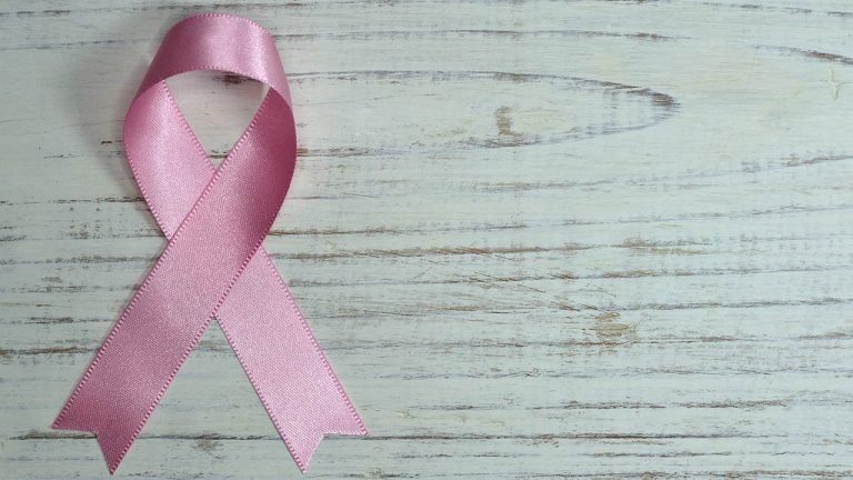 Vacuna experimental cura a mujer con cáncer de mama